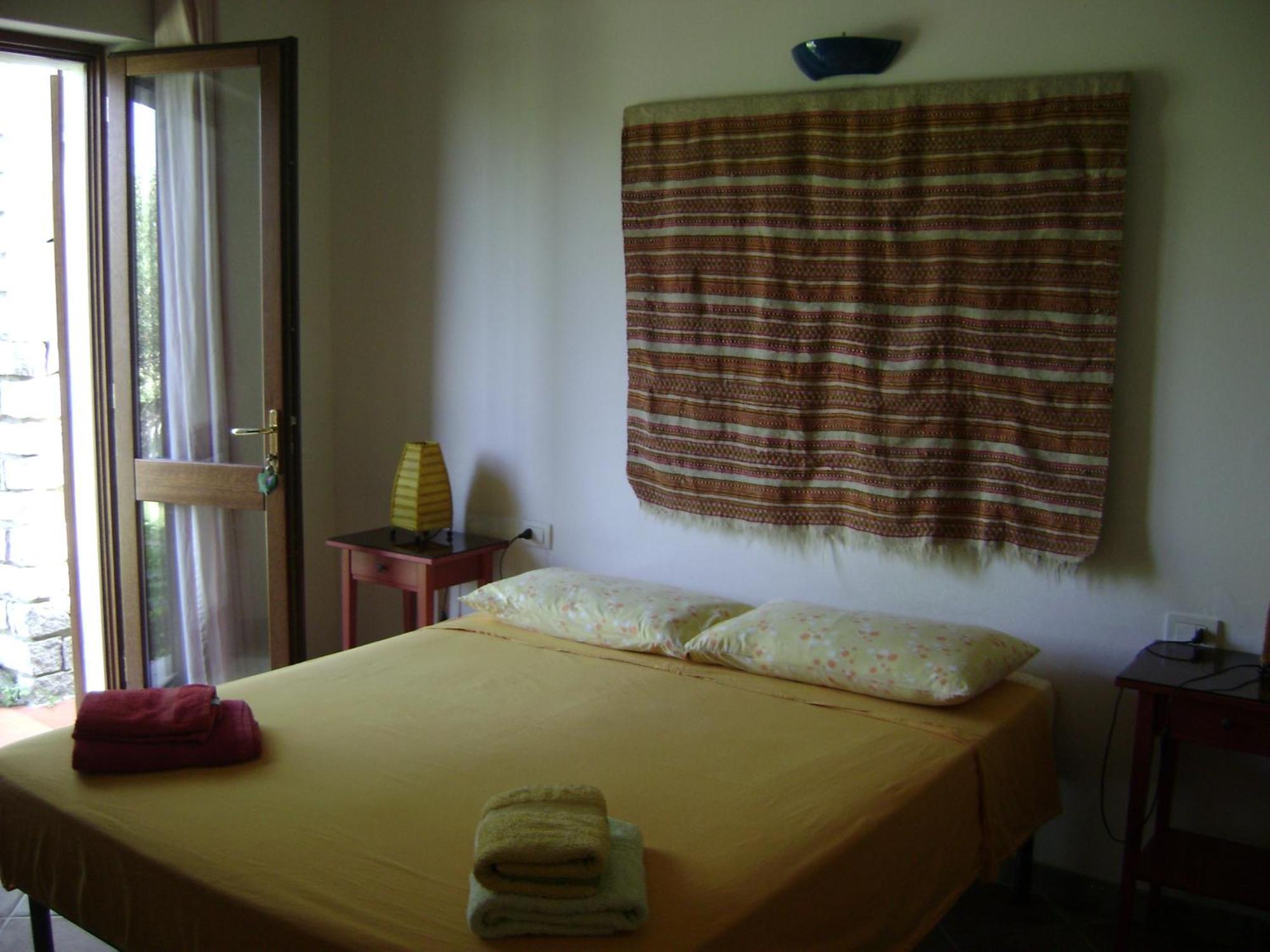 Hotel Sandalyon サン・テオドーロ エクステリア 写真